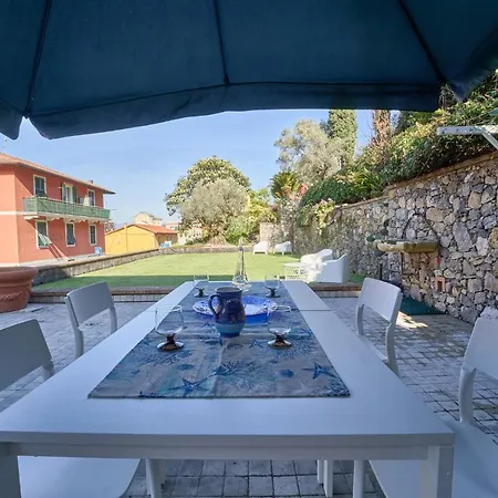 Casa de hóspedes La Pomella 3*