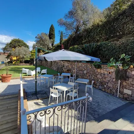 La Pomella Casa de hóspedes 3*