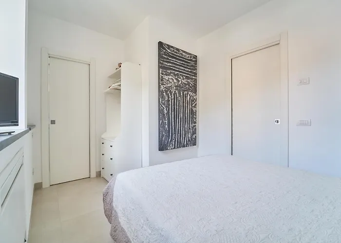 La Pomella 3*